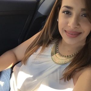 Meet your Posher, Isa